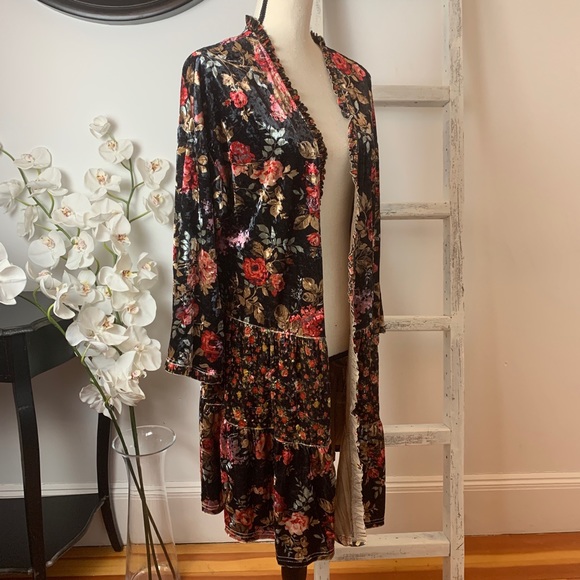 Floral Velvet Cardigan - Picture 4 of 8